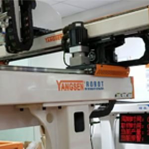 三五轴驱控一系一切为注塑机械手应用降本增效